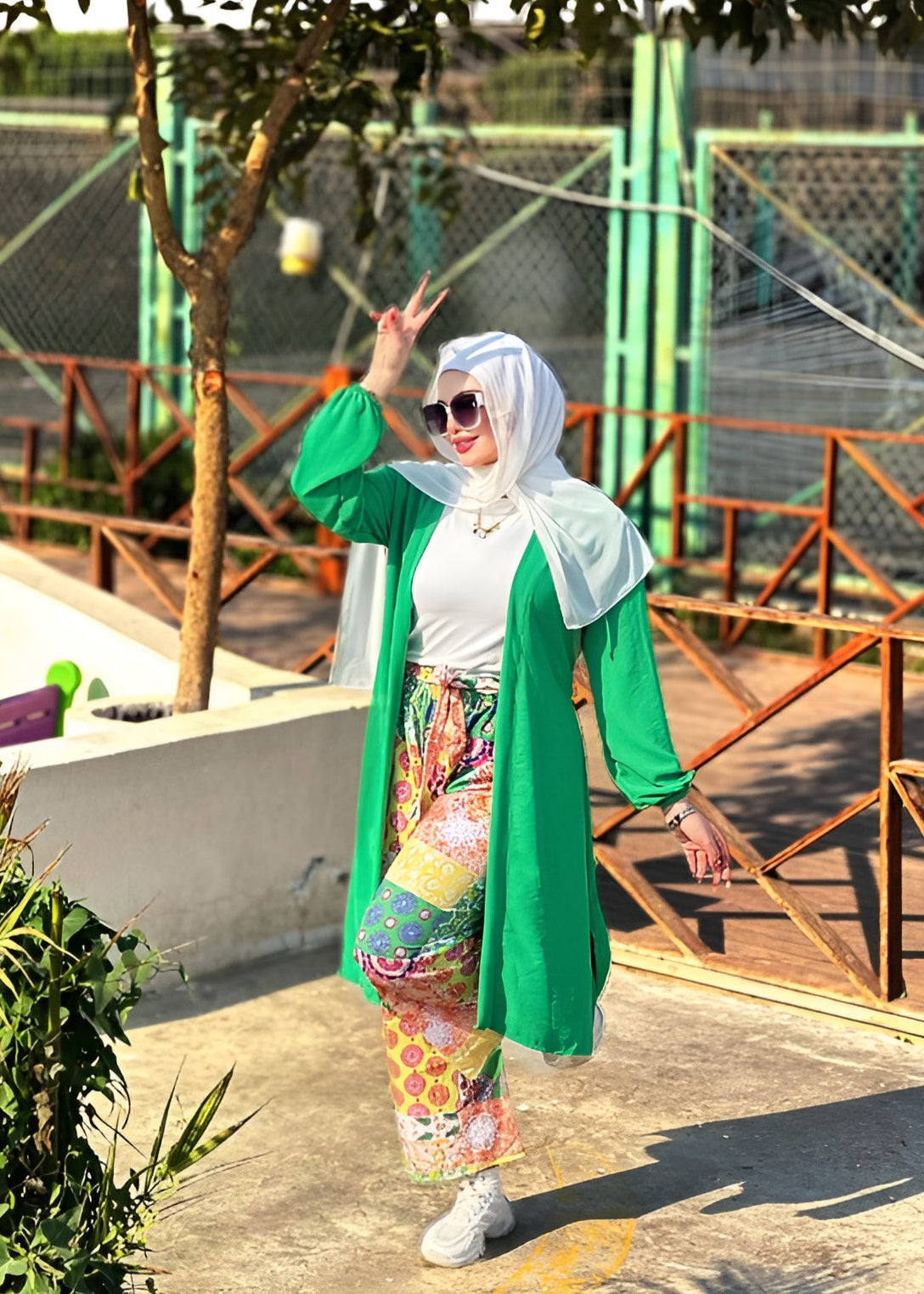 Green Open Cardigan with Printed Pants