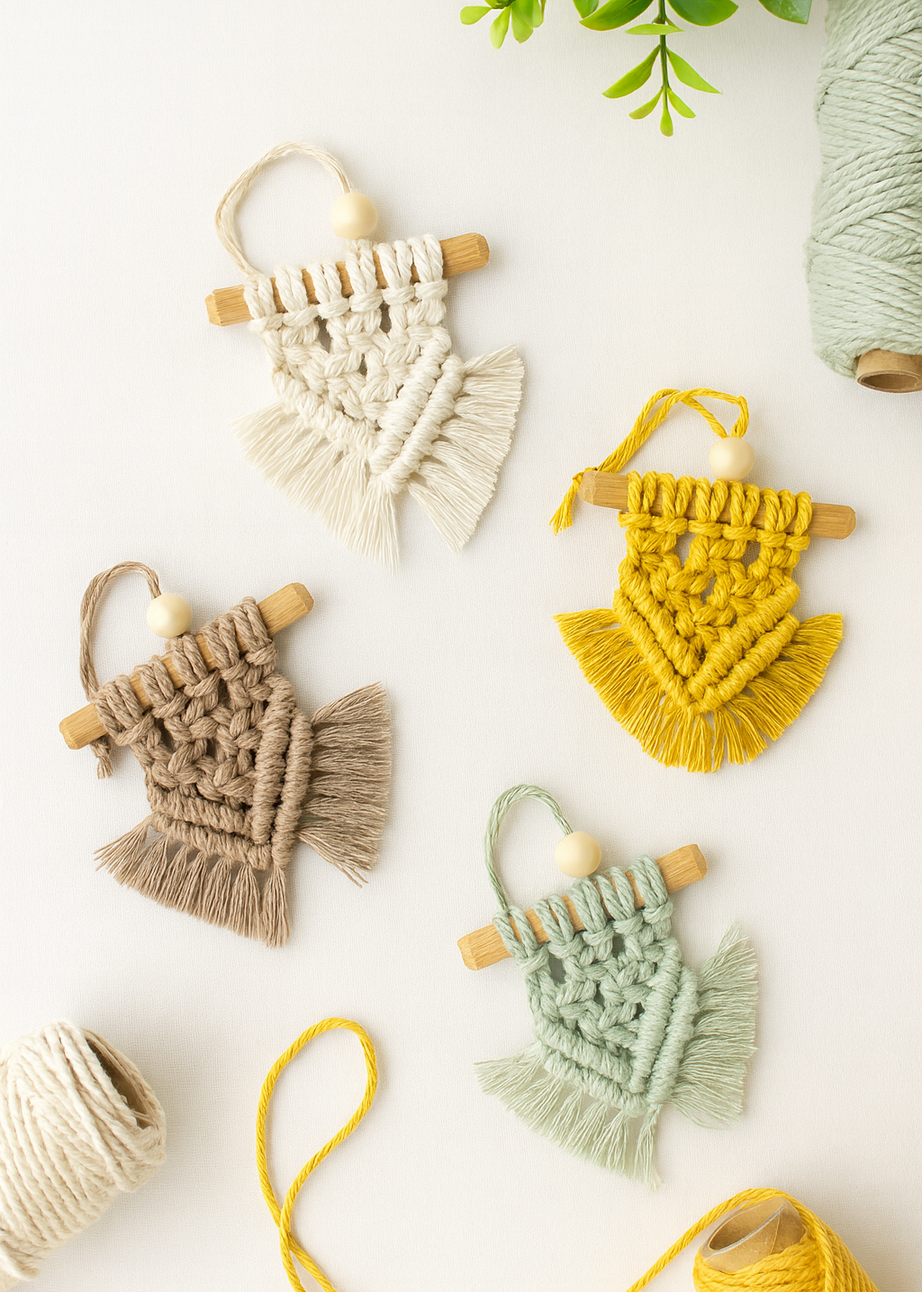 Macramé Mini Wall Hanging 🎄 Handmade Ornament